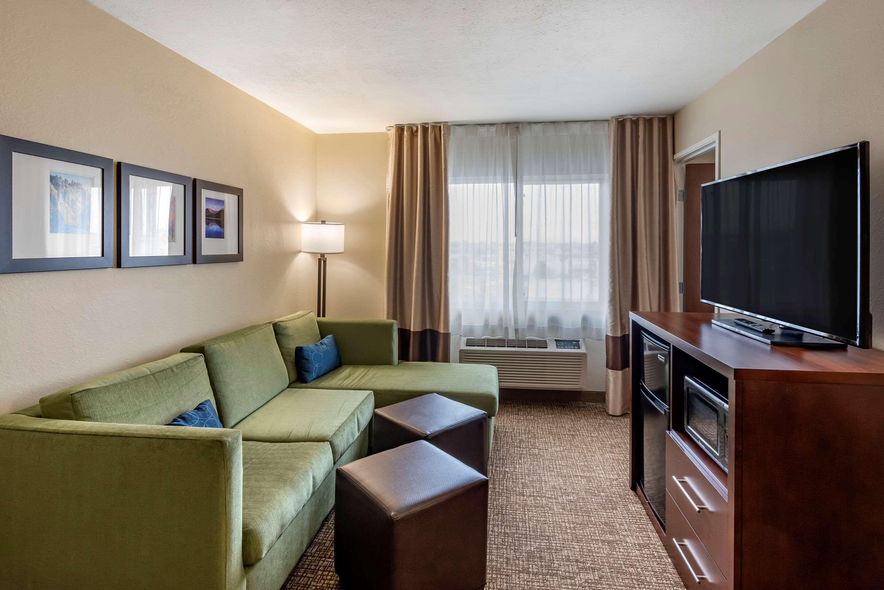 Comfort Inn & Suites Pueblo Dış mekan fotoğraf